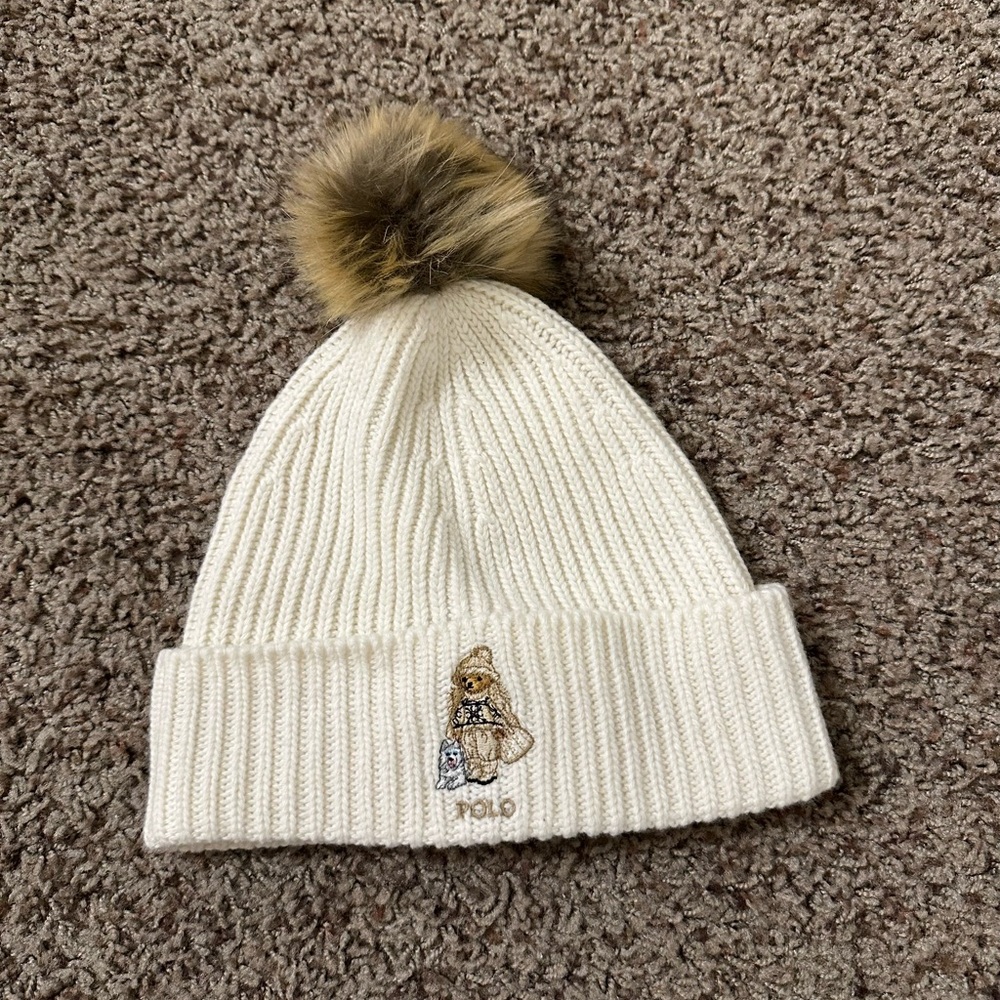 New Polo by Ralph Lauren Bear with Dog Cream Pom Pom Beanie Knit Hat